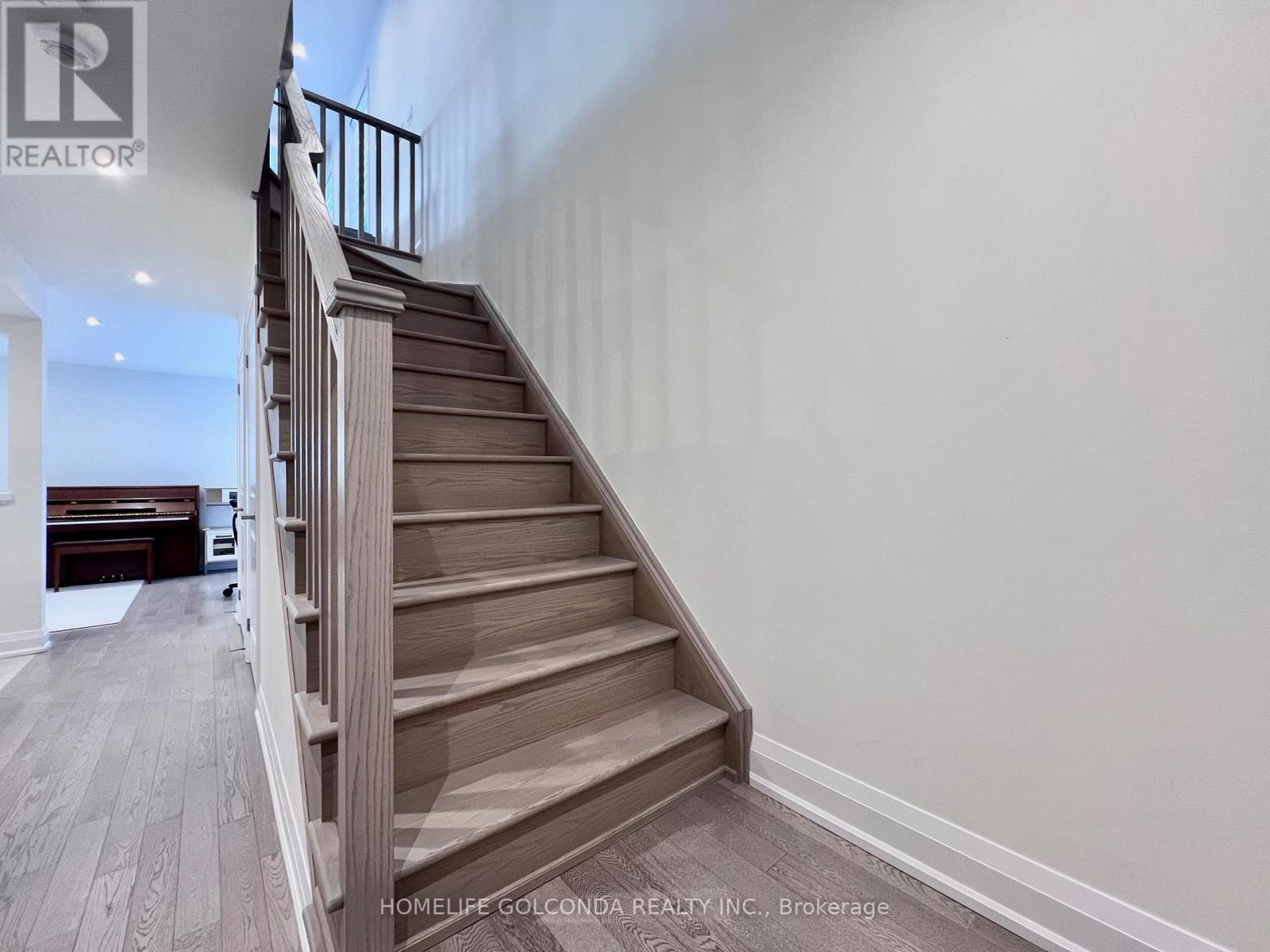 206 Moneypenny Place, Vaughan (Beverley Glen), Ontario  L4J 0K9 - Photo 3 - N12631622