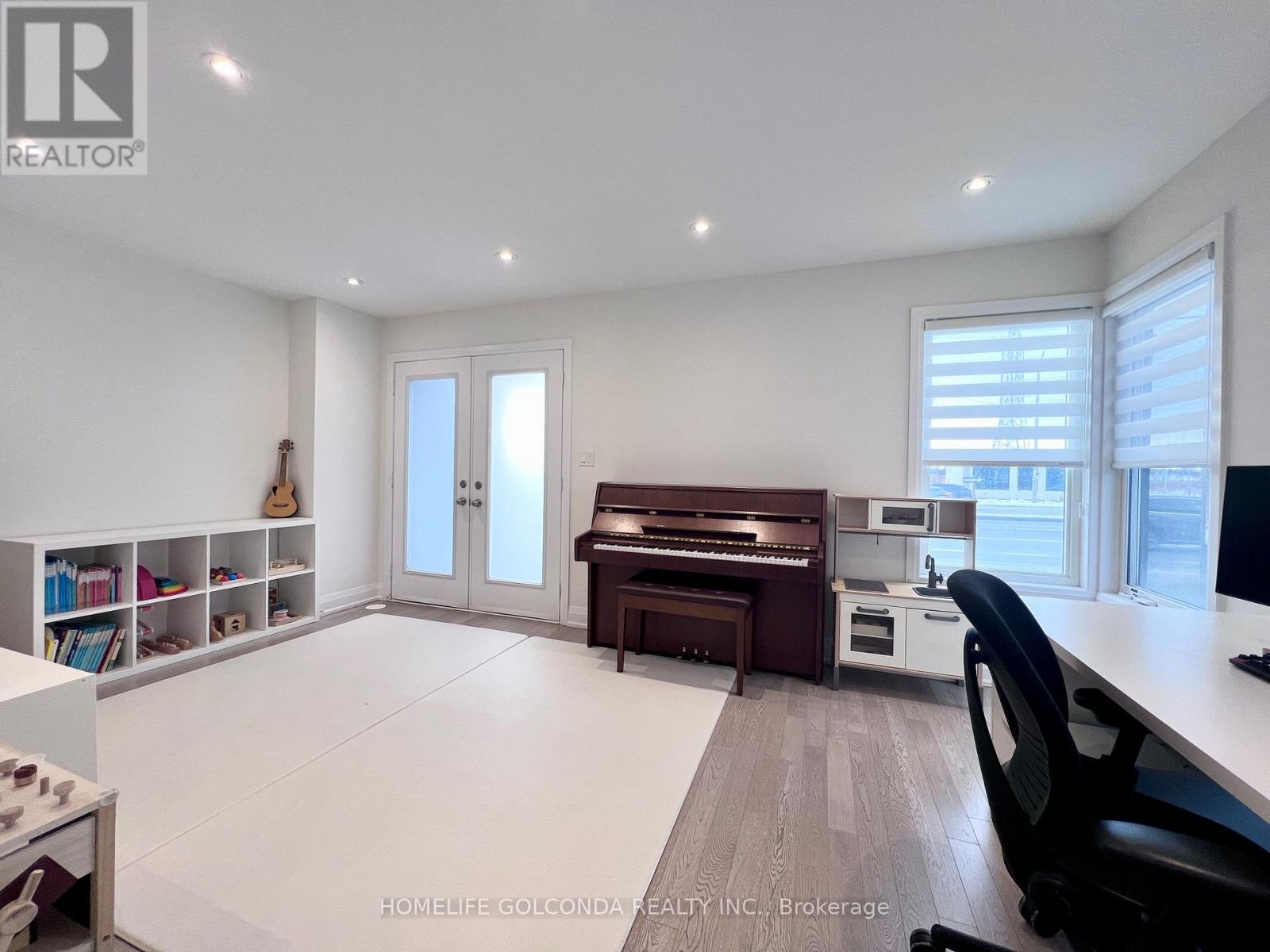 206 Moneypenny Place, Vaughan (Beverley Glen), Ontario  L4J 0K9 - Photo 4 - N12631622