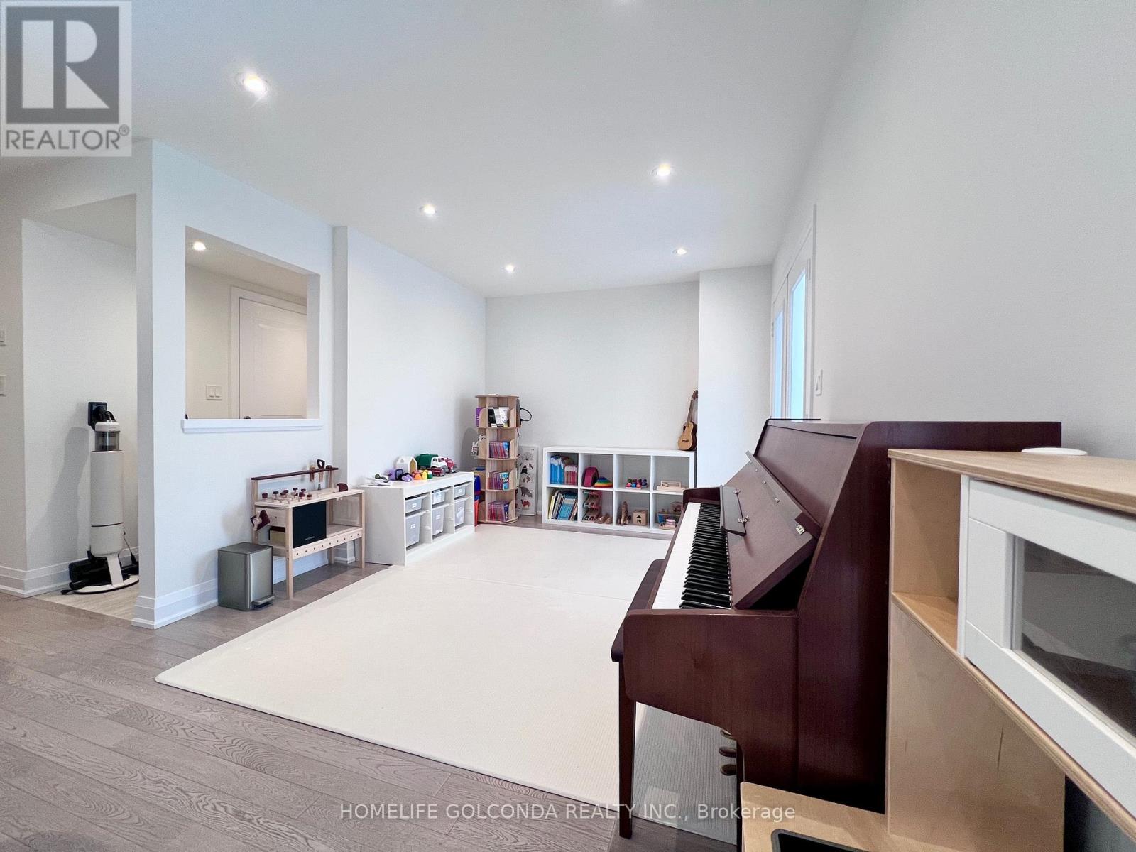 206 Moneypenny Place, Vaughan (Beverley Glen), Ontario  L4J 0K9 - Photo 6 - N12631622