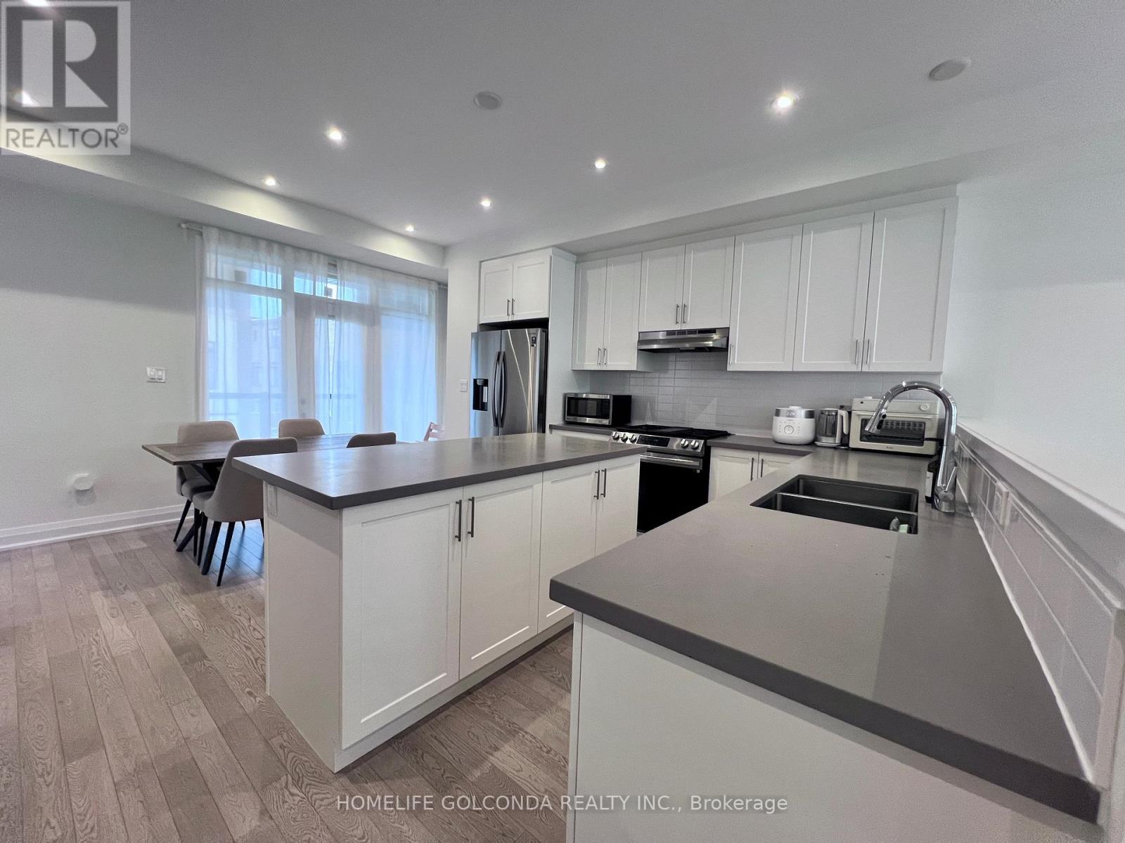 206 Moneypenny Place, Vaughan (Beverley Glen), Ontario  L4J 0K9 - Photo 9 - N12631622