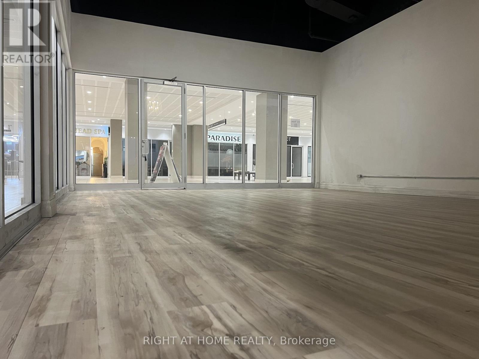 229 - 7777 Weston Road, Vaughan, Ontario  L4L 0G9 - Photo 2 - N12631636