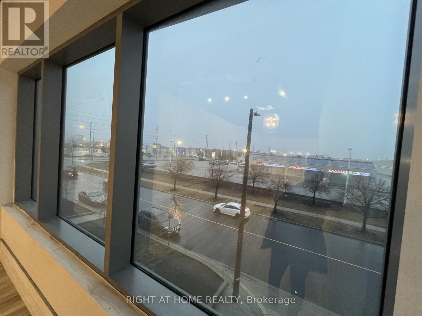 229 - 7777 Weston Road, Vaughan, Ontario  L4L 0G9 - Photo 4 - N12631636