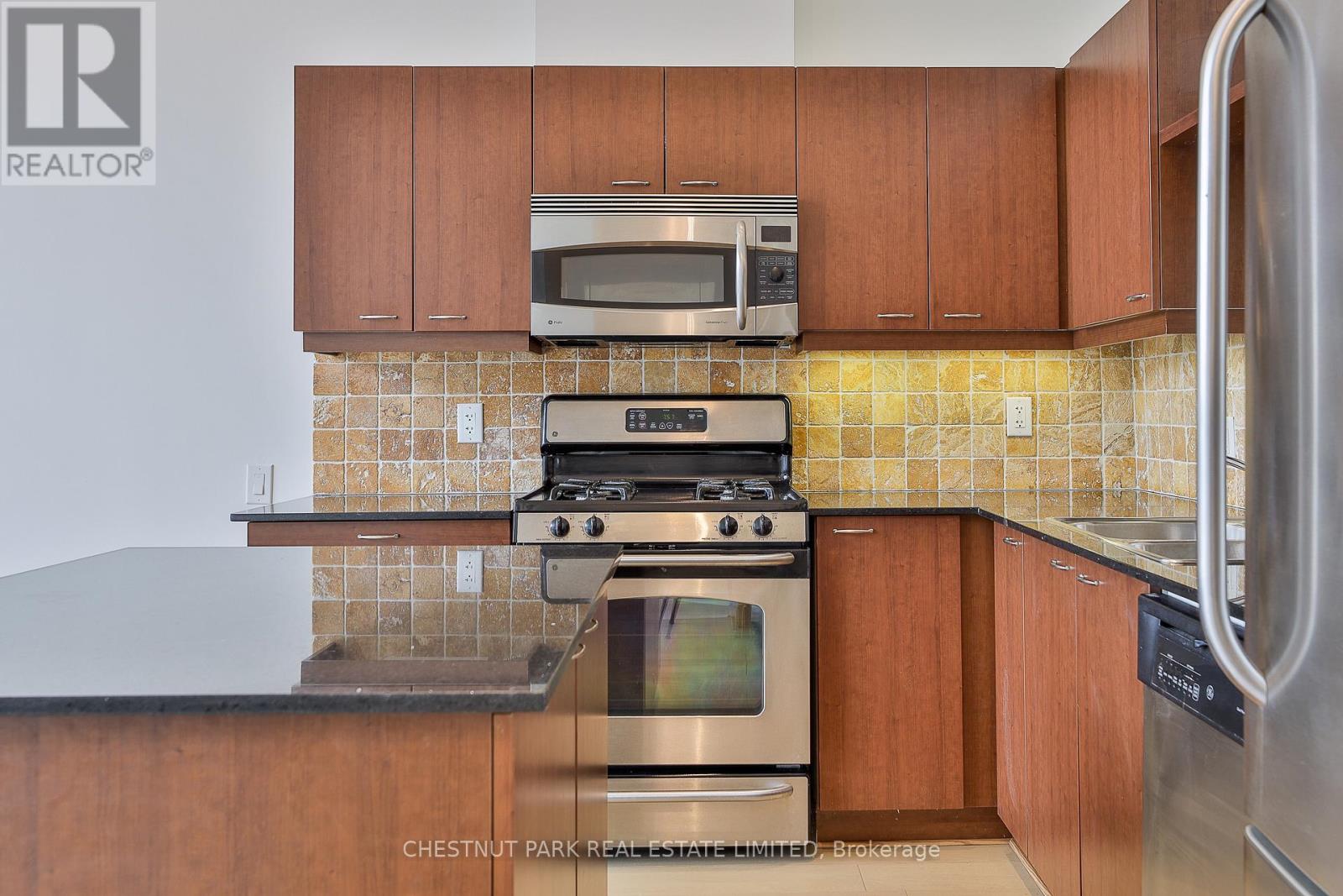 411 - 437 Roncesvalles Avenue, Toronto, Ontario  M6R 3B9 - Photo 18 - W12631640