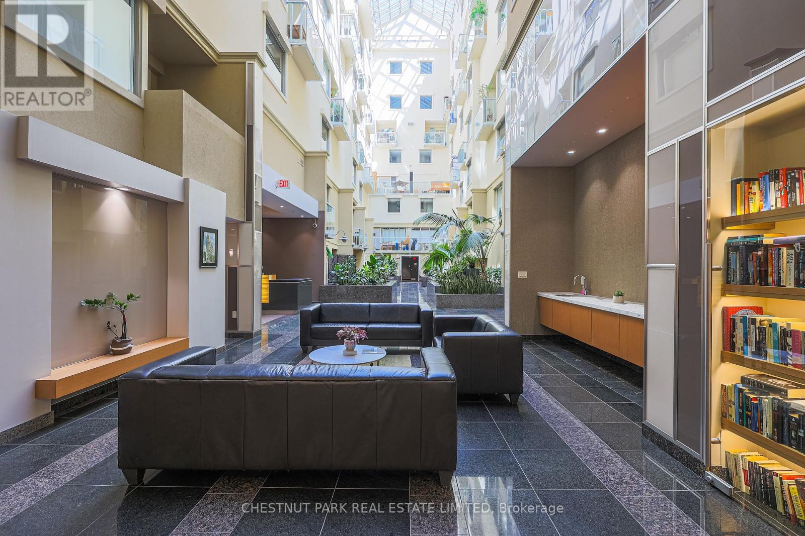 411 - 437 Roncesvalles Avenue, Toronto, Ontario  M6R 3B9 - Photo 5 - W12631640