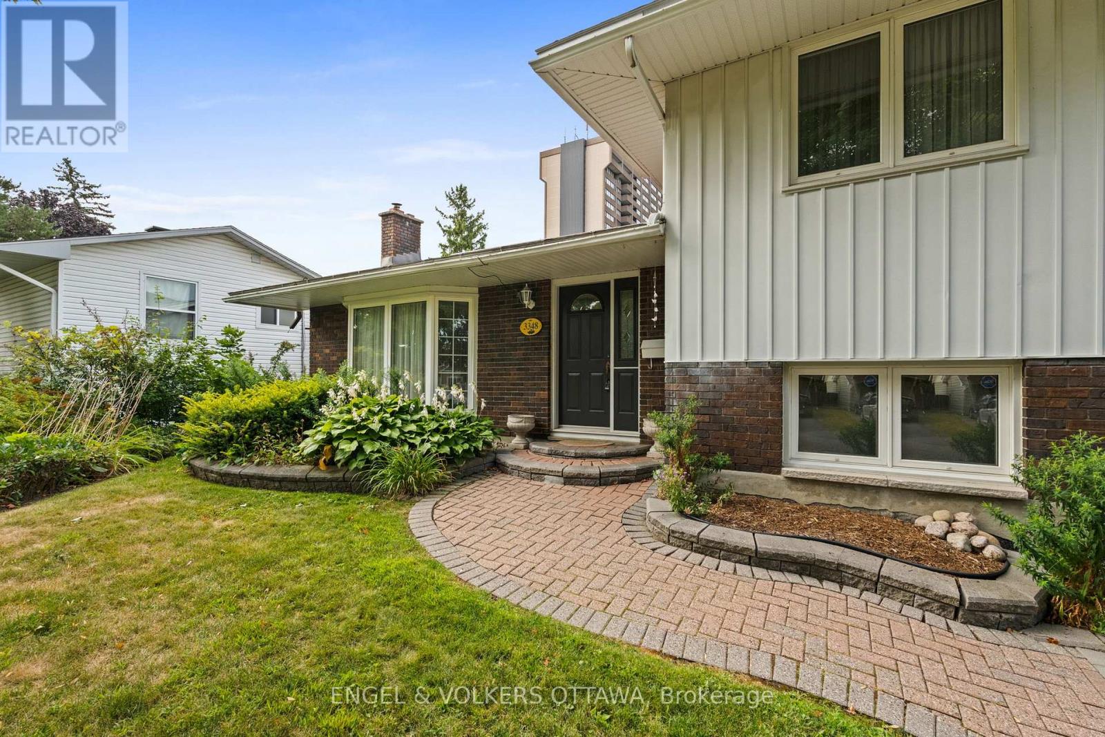 3348 Kodiak Street, Ottawa, Ontario  K1V 7S8 - Photo 3 - X12631662