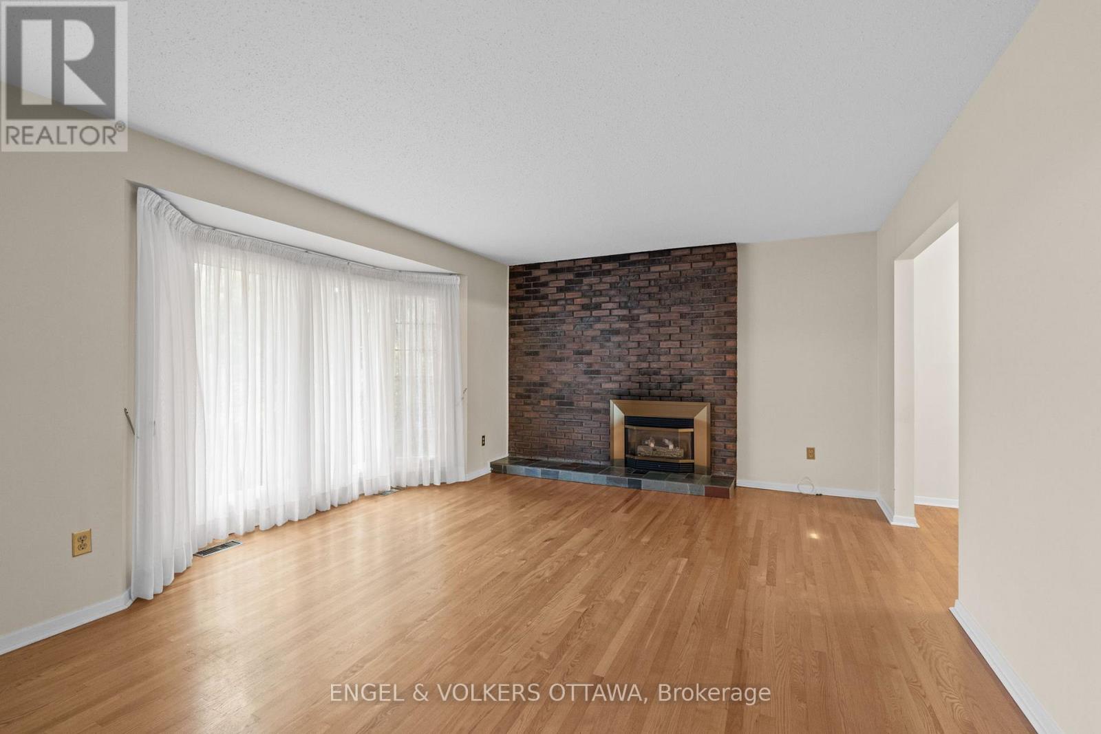 3348 Kodiak Street, Ottawa, Ontario  K1V 7S8 - Photo 5 - X12631662