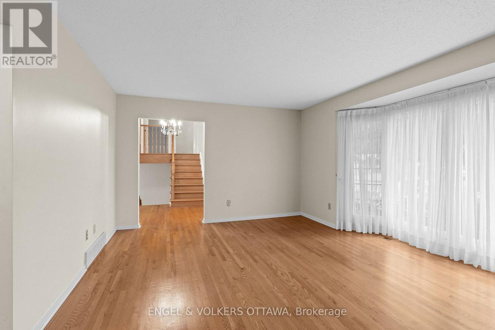 3348 Kodiak Street, Ottawa, Ontario  K1V 7S8 - Photo 8 - X12631662