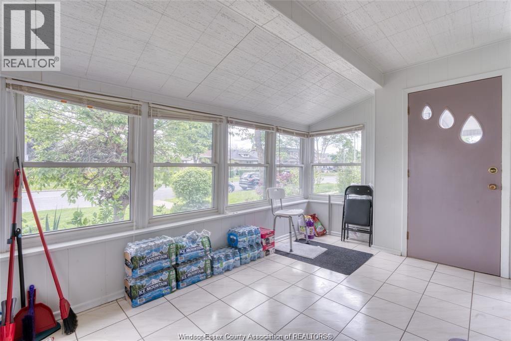 1062 Howard Avenue, Windsor, Ontario N9A 1S7 - Photo 5 - 25031431