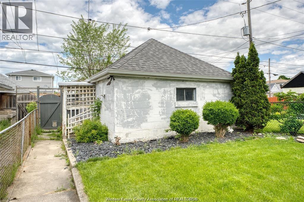 1062 Howard Avenue, Windsor, Ontario N9A 1S7 - Photo 10 - 25031431