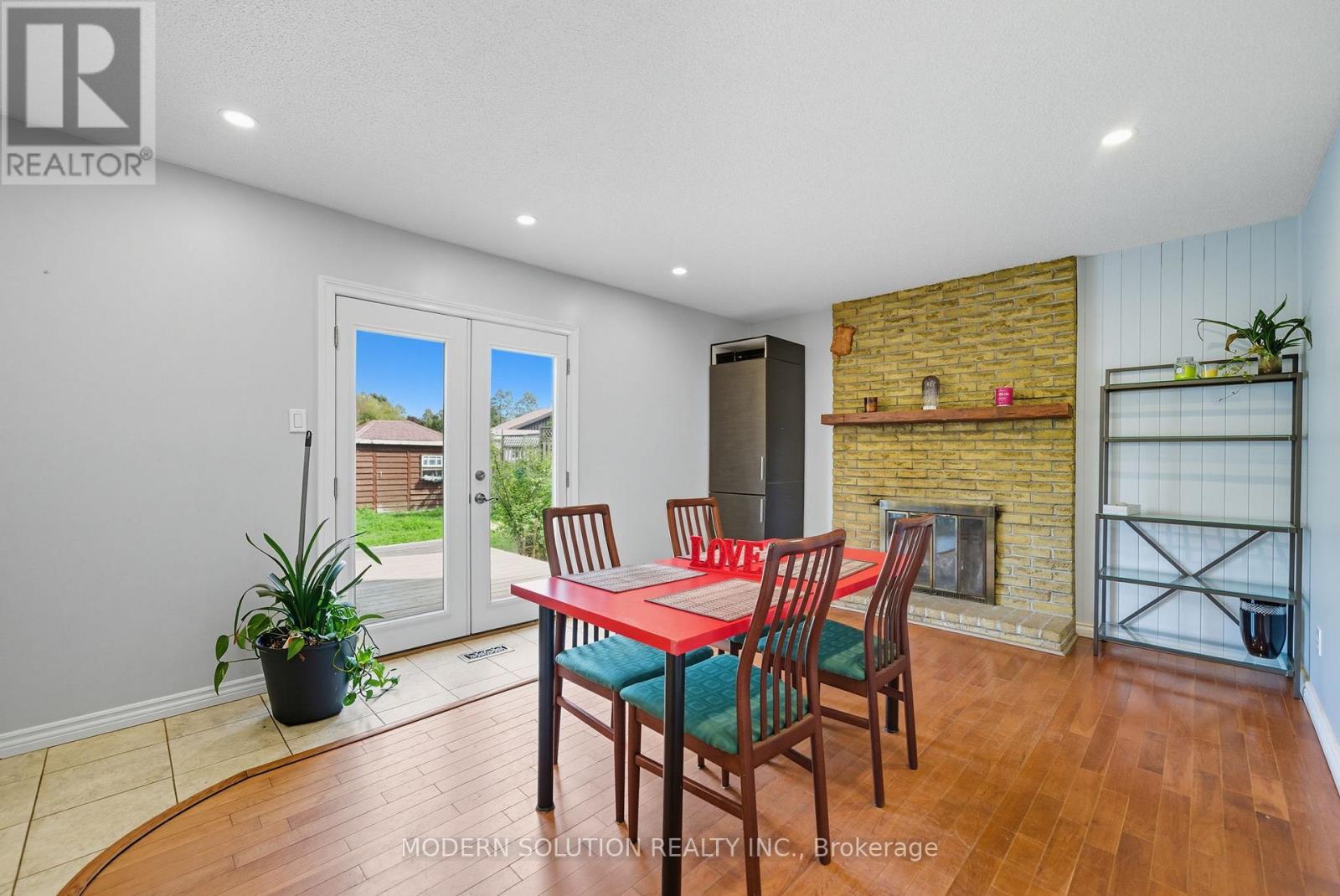 5 Woodlawn Court, Whitby, Ontario  L1N 6R4 - Photo 11 - E12631670