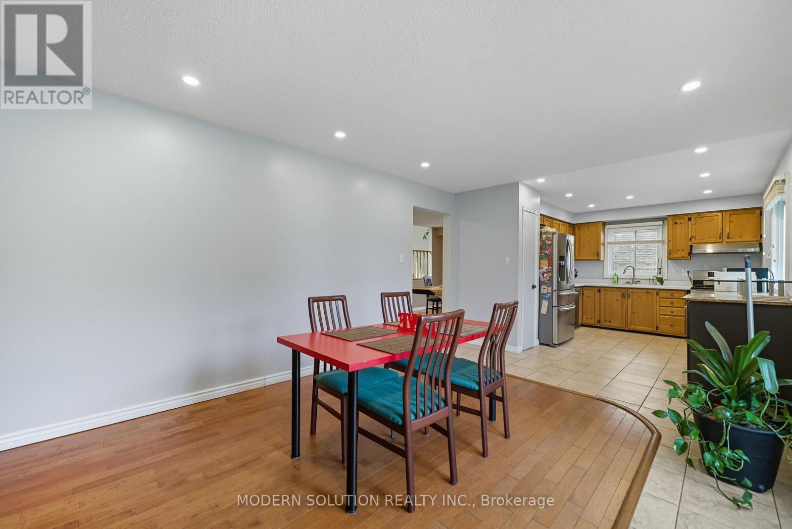 5 Woodlawn Court, Whitby, Ontario  L1N 6R4 - Photo 12 - E12631670