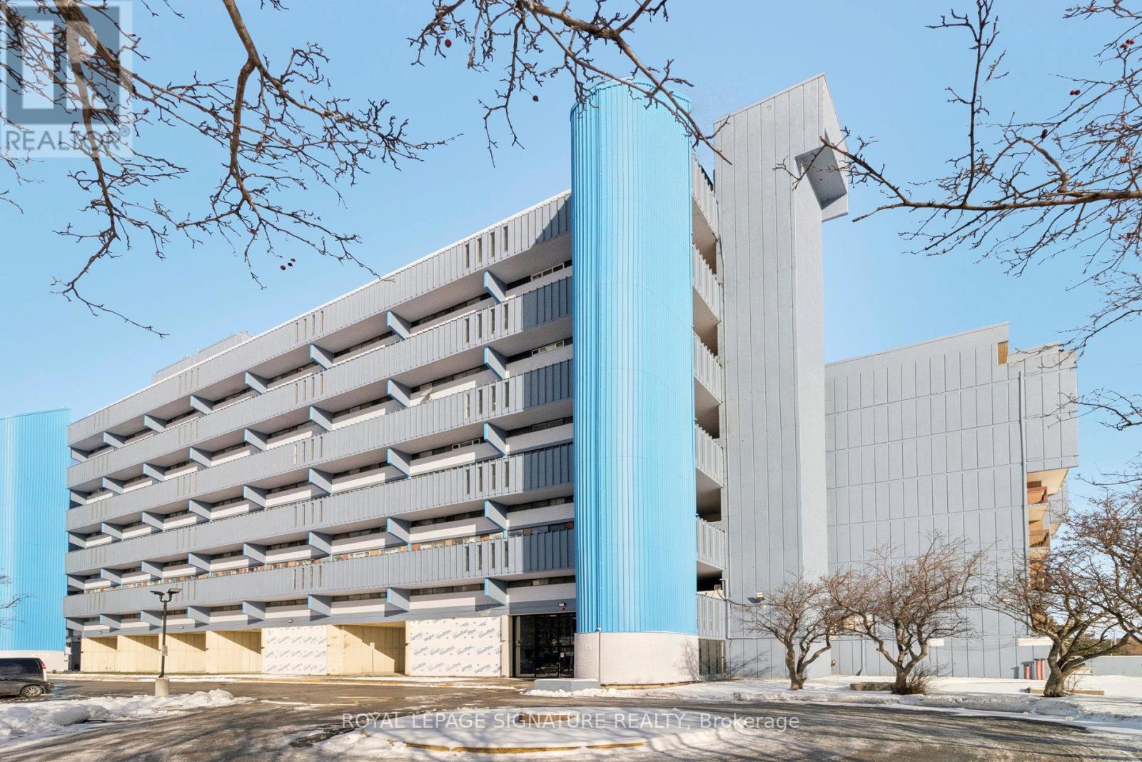 720 - 4645 Jane Street, Toronto, Ontario  M3N 2K9 - Photo 3 - W12616976