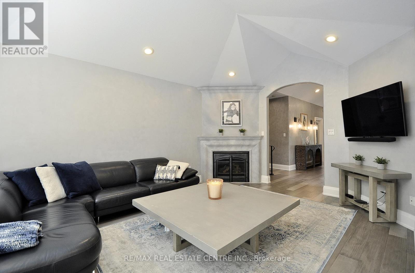 27 Woodmans Court, Kitchener, Ontario  N2P 2B2 - Photo 13 - X12631668