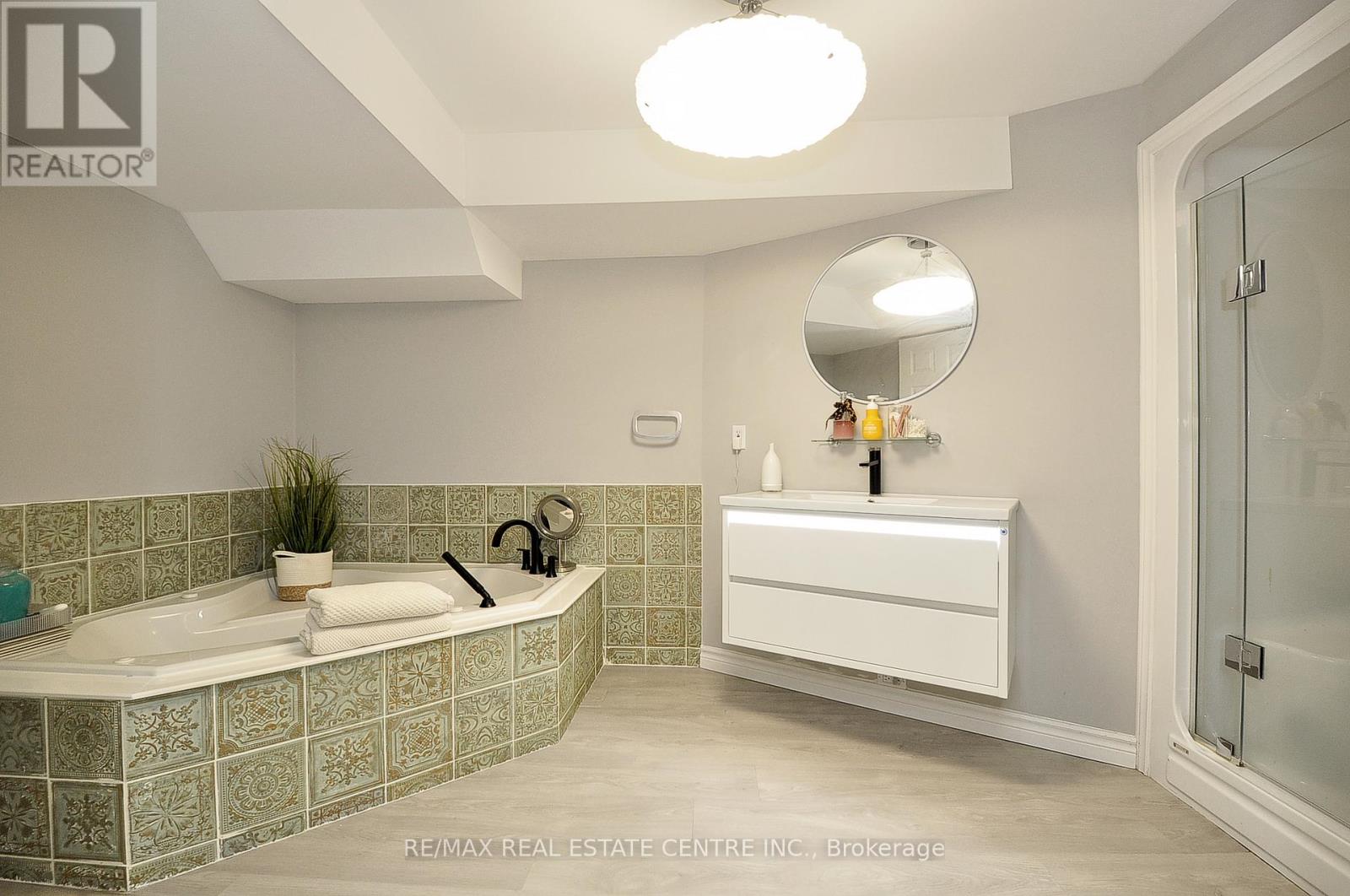 27 Woodmans Court, Kitchener, Ontario  N2P 2B2 - Photo 30 - X12631668