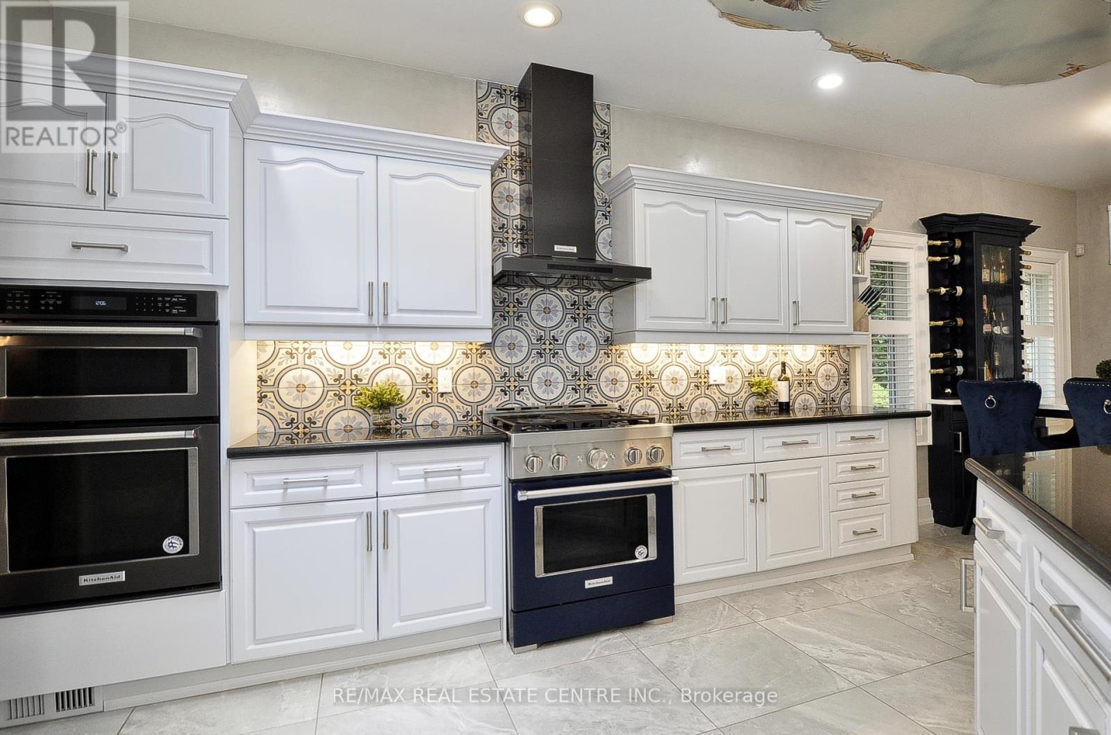 27 Woodmans Court, Kitchener, Ontario  N2P 2B2 - Photo 8 - X12631668