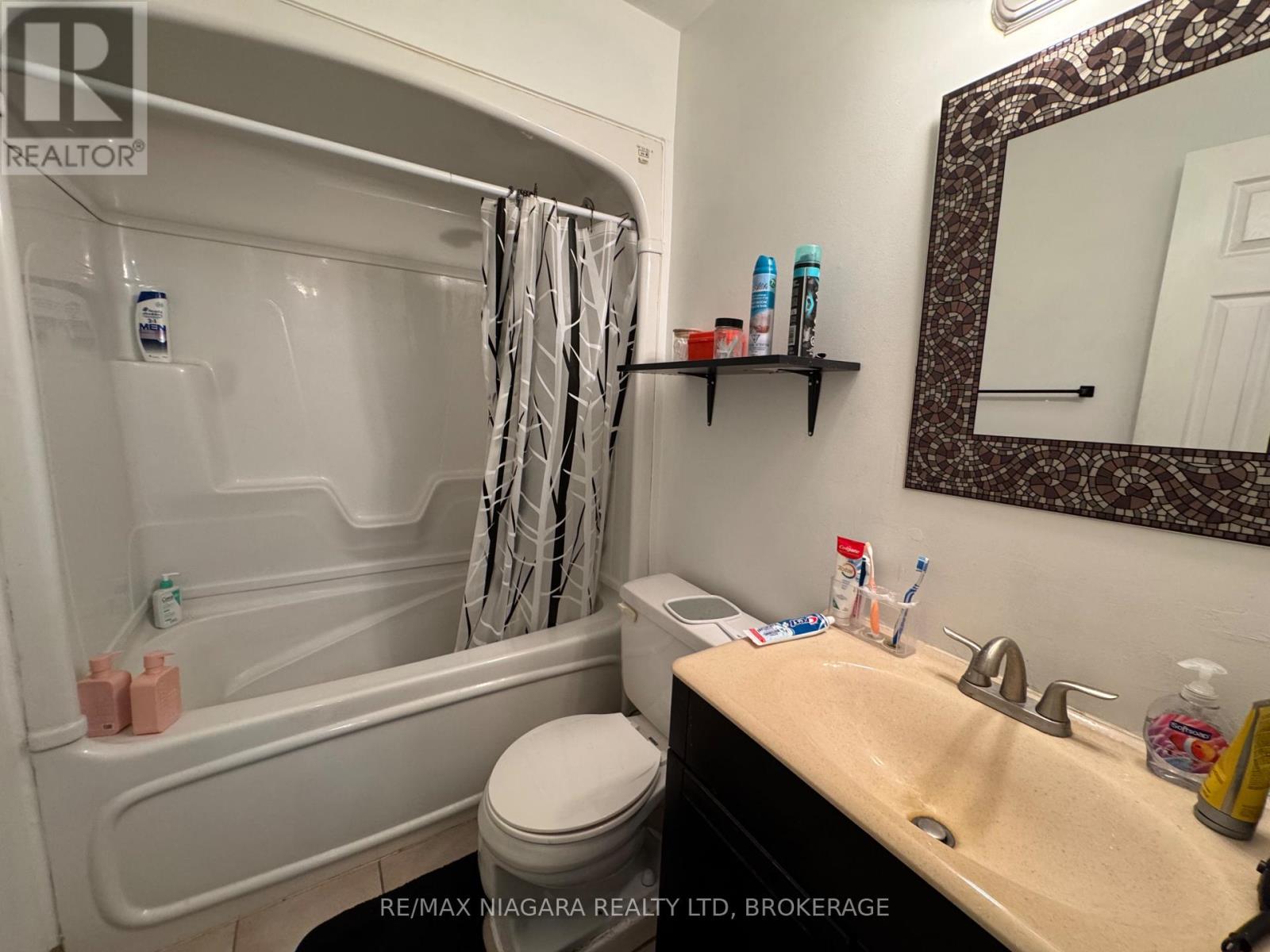 201 - 242 Oakdale Avenue, St. Catharines (Oakdale), Ontario  L2P 3K5 - Photo 15 - X12631694