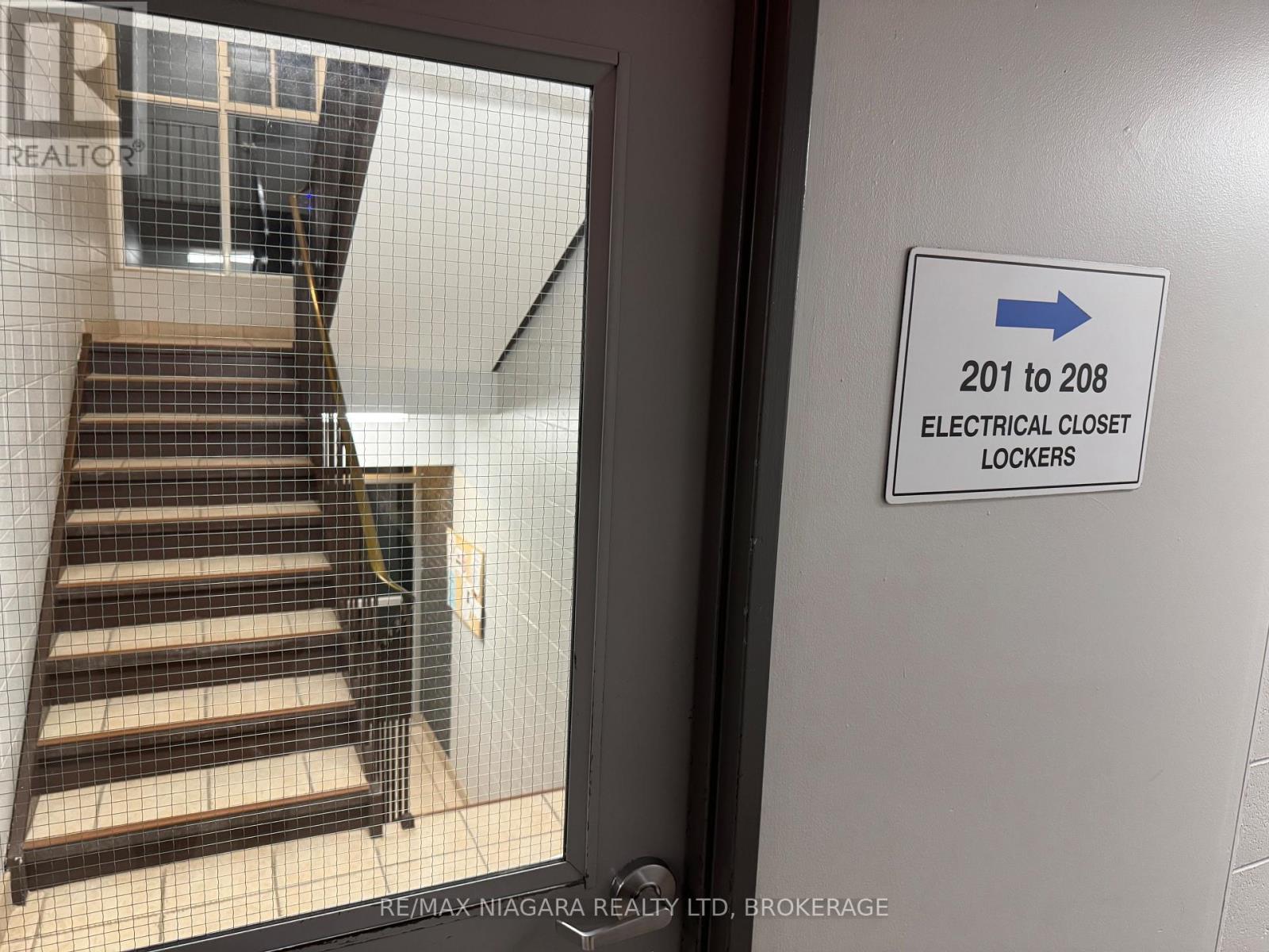 201 - 242 Oakdale Avenue, St. Catharines (Oakdale), Ontario  L2P 3K5 - Photo 5 - X12631694