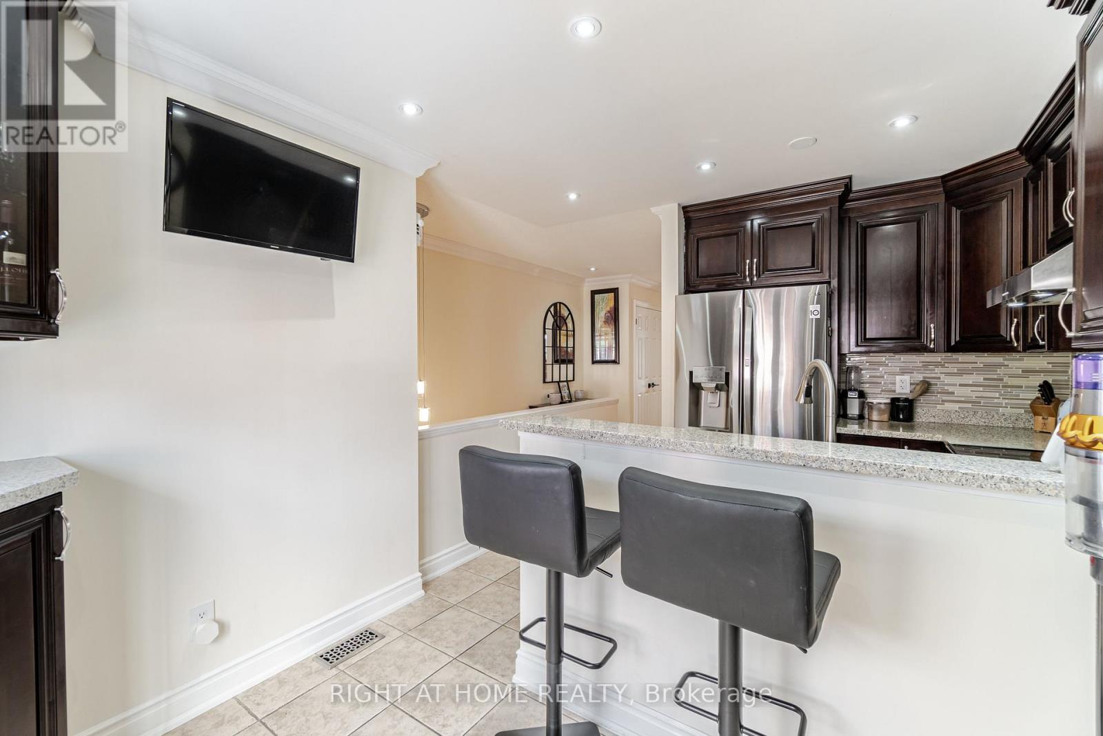 7106 Chatham Court, Mississauga, Ontario  L5N 8R1 - Photo 11 - W12631360