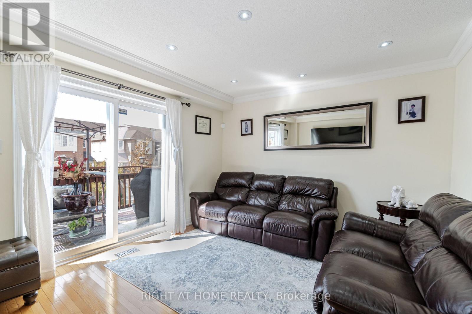 7106 Chatham Court, Mississauga, Ontario  L5N 8R1 - Photo 13 - W12631360