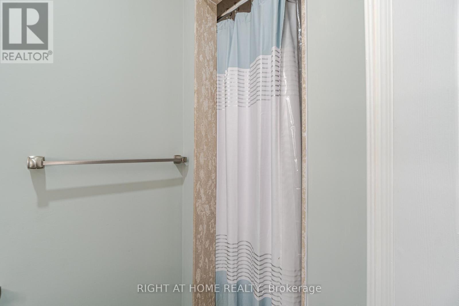 7106 Chatham Court, Mississauga, Ontario  L5N 8R1 - Photo 22 - W12631360