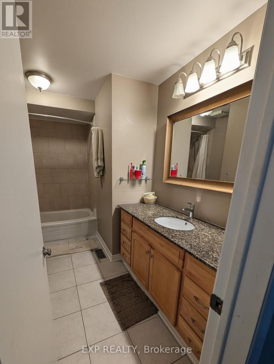 3d Crestlea Crescent, Ottawa, Ontario  K2G 4N1 - Photo 11 - X12631626