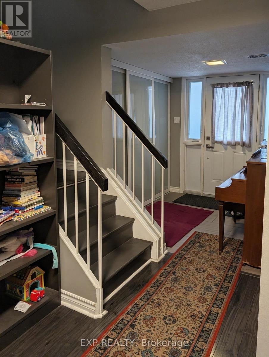 3d Crestlea Crescent, Ottawa, Ontario  K2G 4N1 - Photo 2 - X12631626