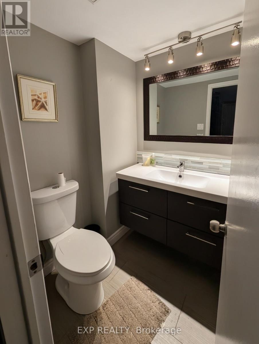 3d Crestlea Crescent, Ottawa, Ontario  K2G 4N1 - Photo 4 - X12631626