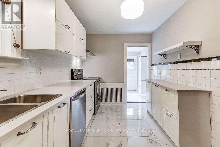 267 Westmount Avenue, Toronto, Ontario  M6E 3M9 - Photo 12 - C12631708