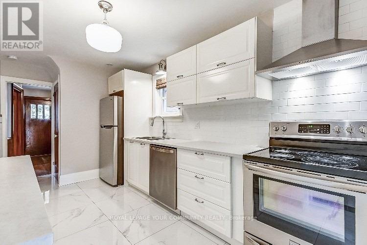 267 Westmount Avenue, Toronto, Ontario  M6E 3M9 - Photo 13 - C12631708