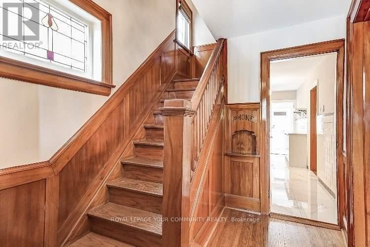 267 Westmount Avenue, Toronto, Ontario  M6E 3M9 - Photo 16 - C12631708