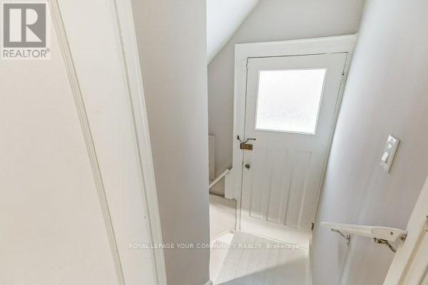 267 Westmount Avenue, Toronto, Ontario  M6E 3M9 - Photo 21 - C12631708