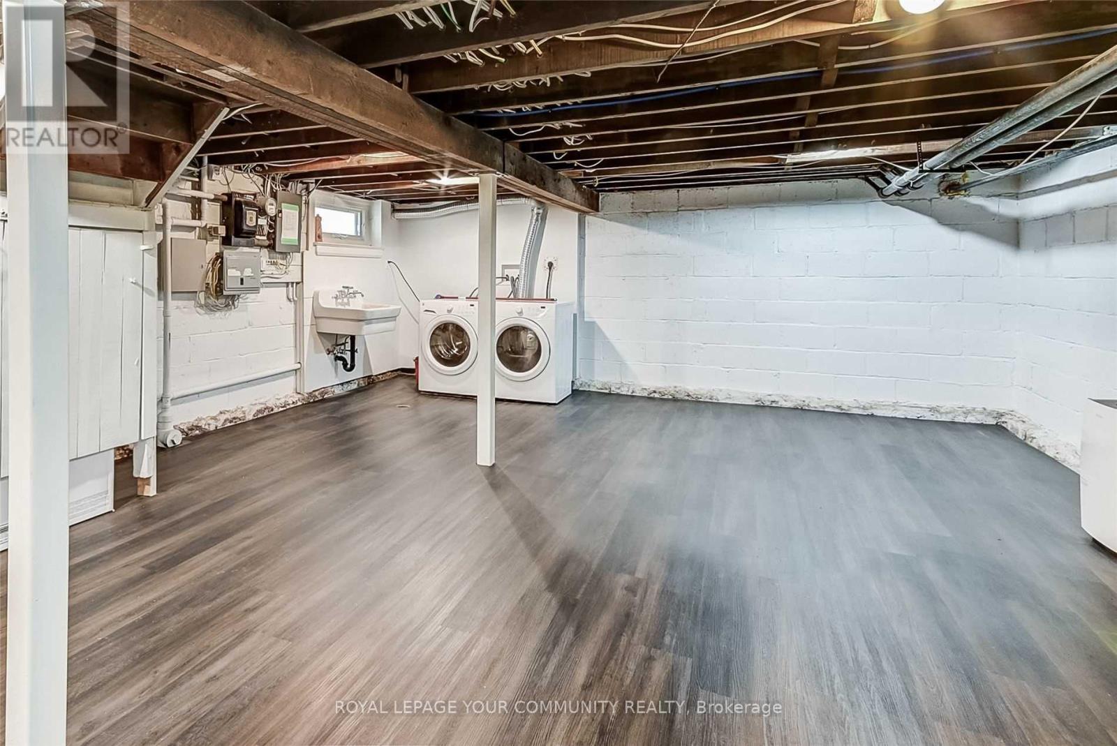 267 Westmount Avenue, Toronto, Ontario  M6E 3M9 - Photo 23 - C12631708