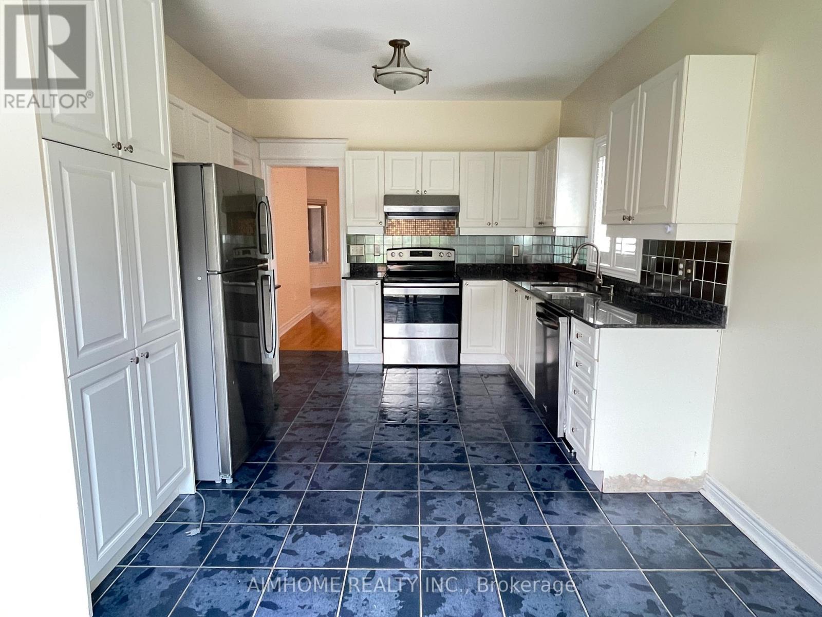 120 Sweet Water Crescent, Richmond Hill, Ontario  L4S 2B4 - Photo 4 - N12631702