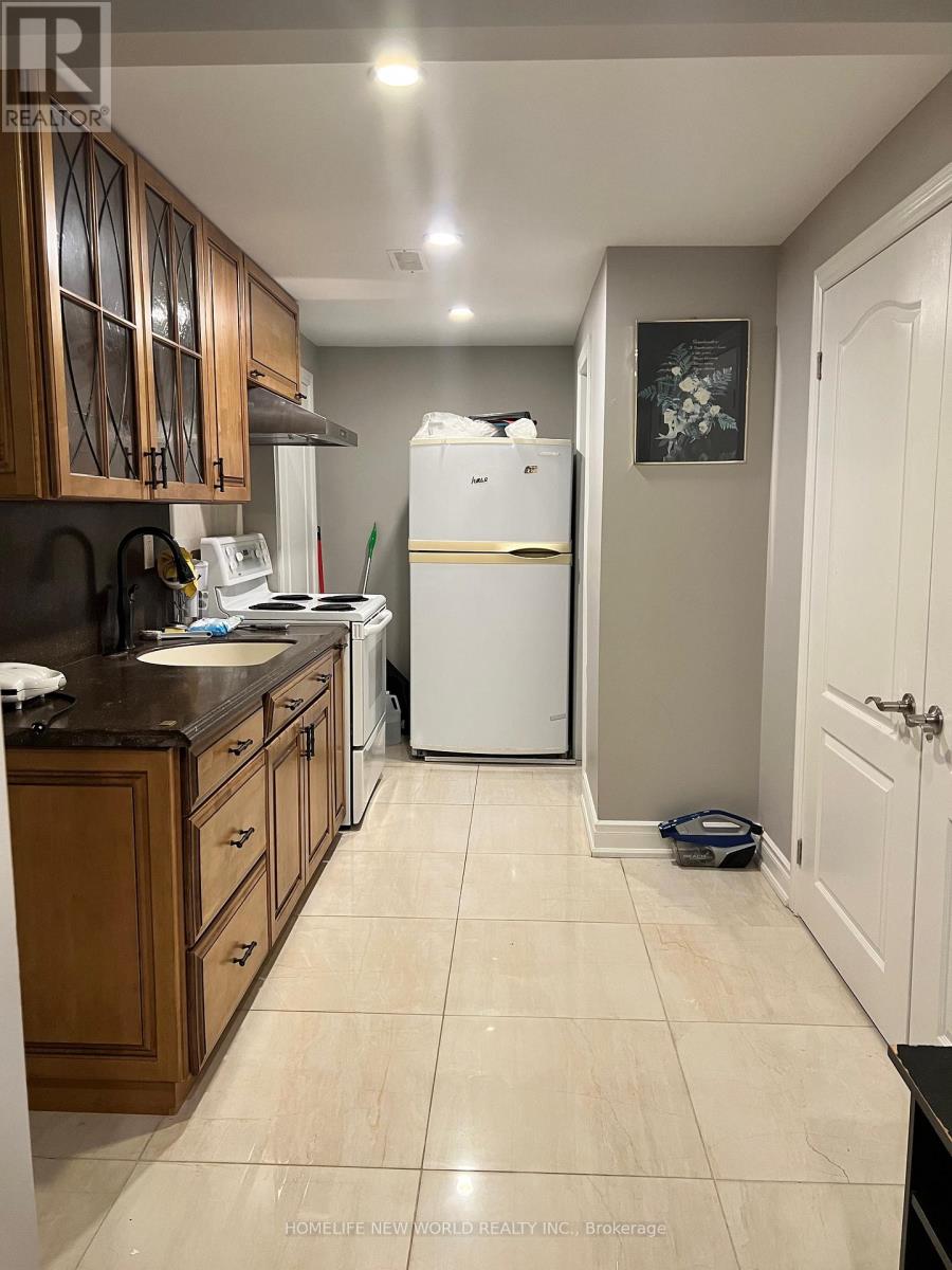 29 Courtfield Crescent, Markham, Ontario  L6C 2R8 - Photo 15 - N12631722