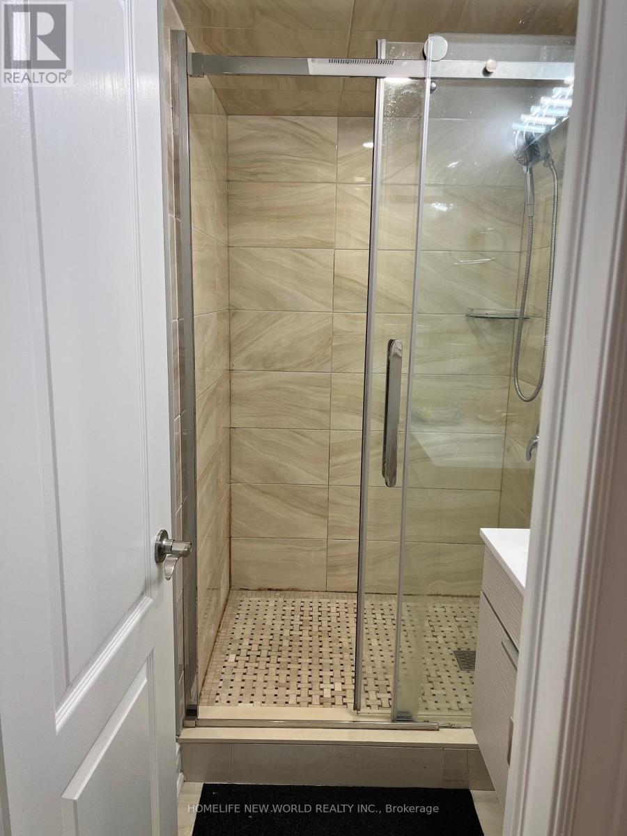 29 Courtfield Crescent, Markham, Ontario  L6C 2R8 - Photo 17 - N12631722