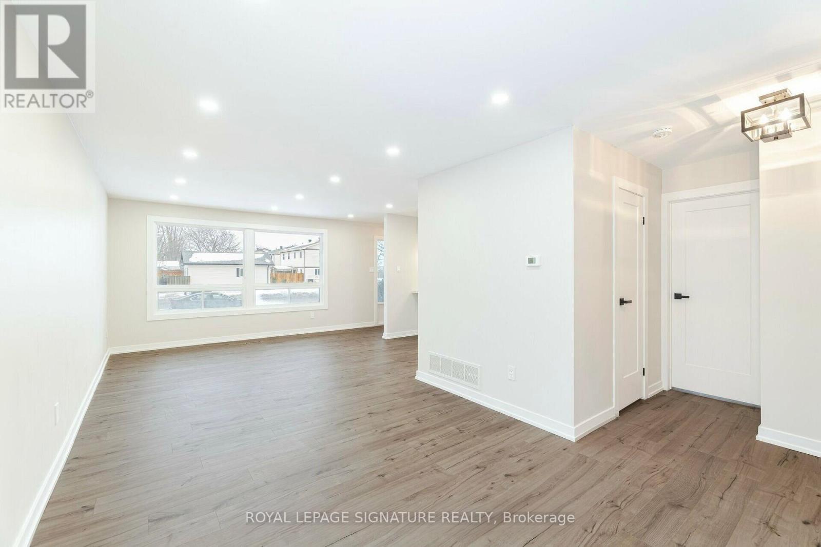 453 Leacock Drive, Barrie, Ontario  L4N 4X6 - Photo 6 - S12631700