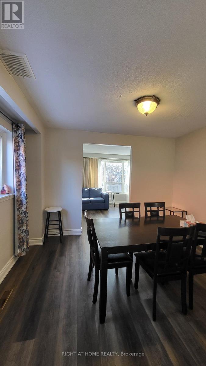 626 Abana Road, Mississauga, Ontario  L5A 1H4 - Photo 2 - W12631710