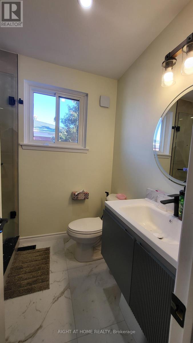 626 Abana Road, Mississauga, Ontario  L5A 1H4 - Photo 7 - W12631710