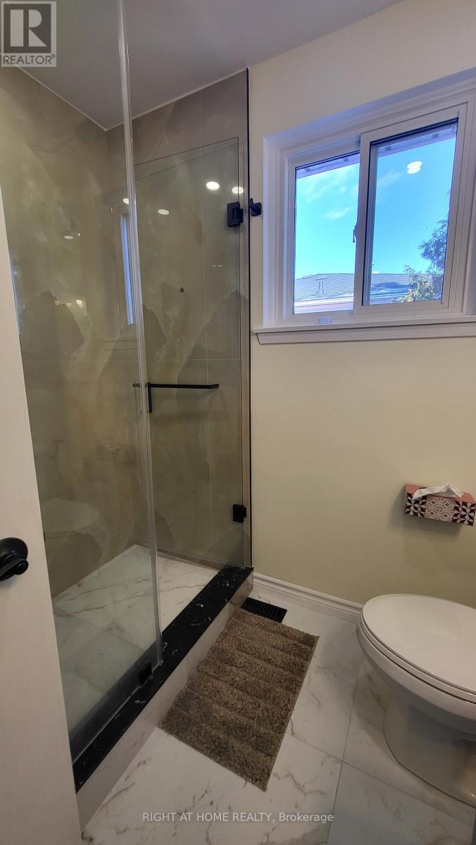 626 Abana Road, Mississauga, Ontario  L5A 1H4 - Photo 8 - W12631710