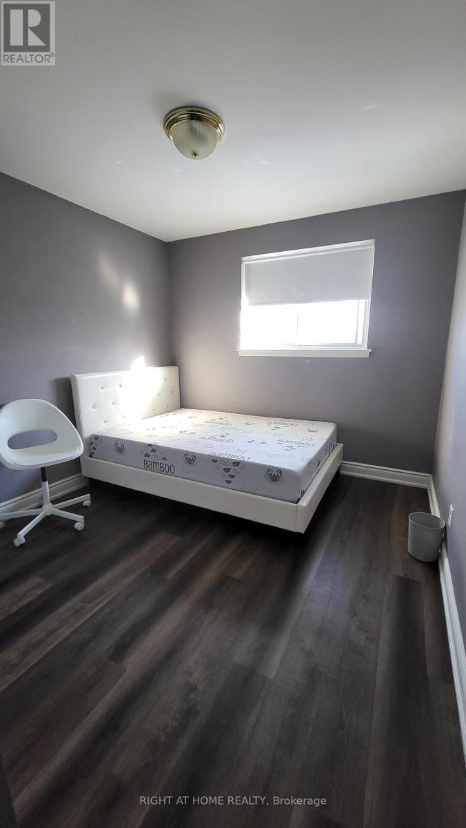 626 Abana Road, Mississauga, Ontario  L5A 1H4 - Photo 9 - W12631710