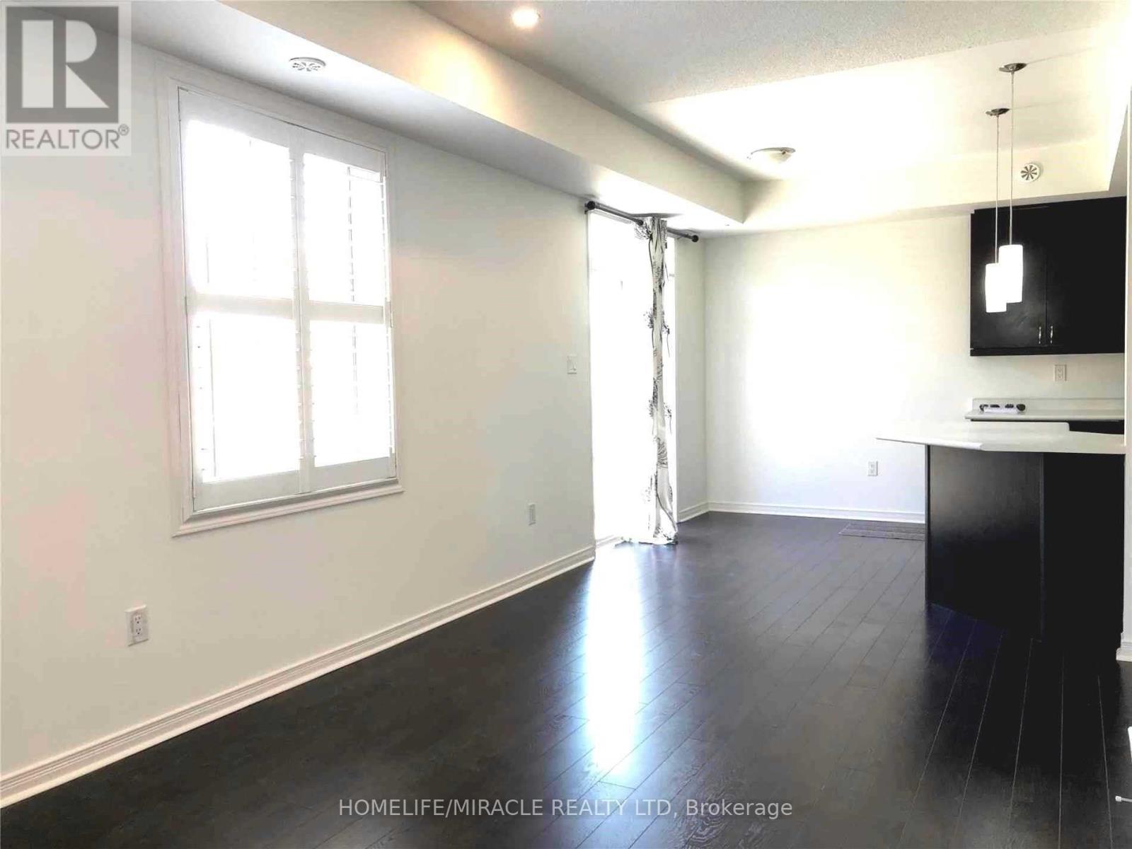 30 - 180 Howden Boulevard, Brampton, Ontario  L6S 0E6 - Photo 3 - W12631724