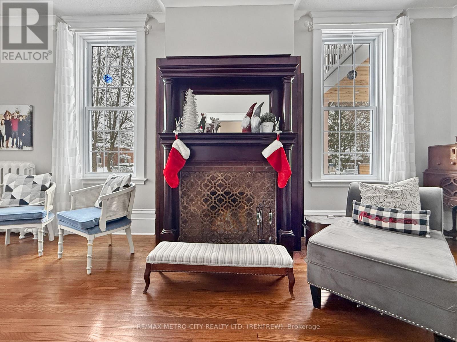 298 Barr Street, Renfrew, Ontario  K7V 1J8 - Photo 12 - X12434344