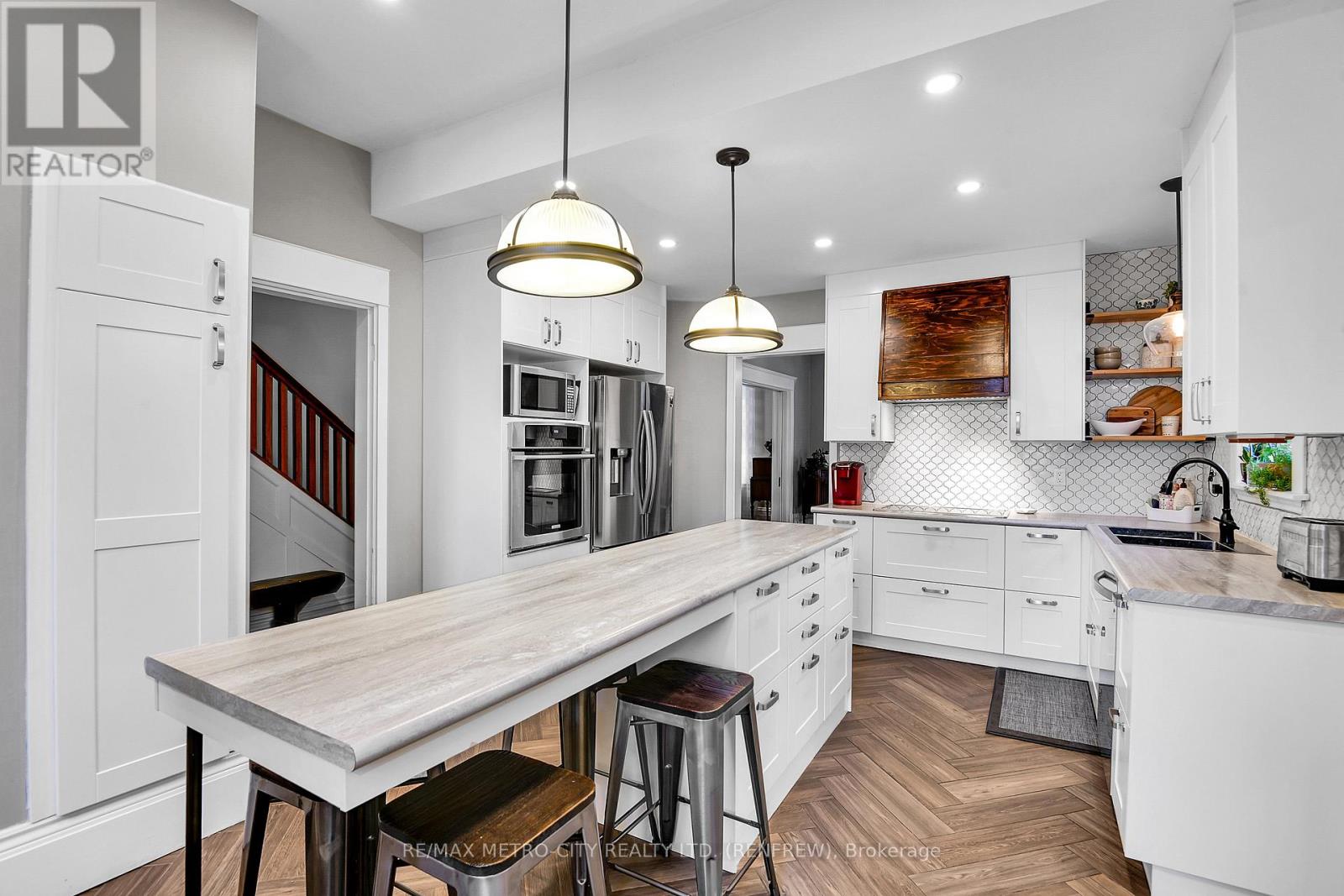 298 Barr Street, Renfrew, Ontario  K7V 1J8 - Photo 15 - X12434344