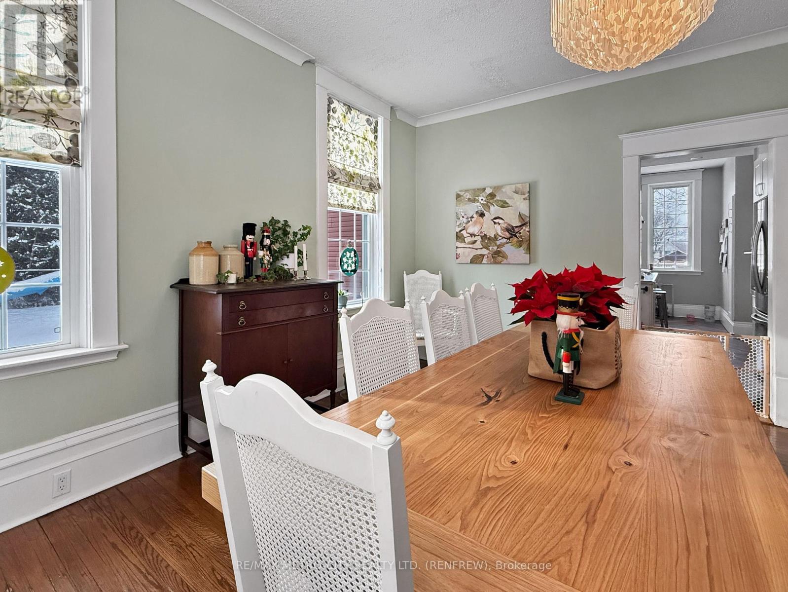 298 Barr Street, Renfrew, Ontario  K7V 1J8 - Photo 14 - X12434344