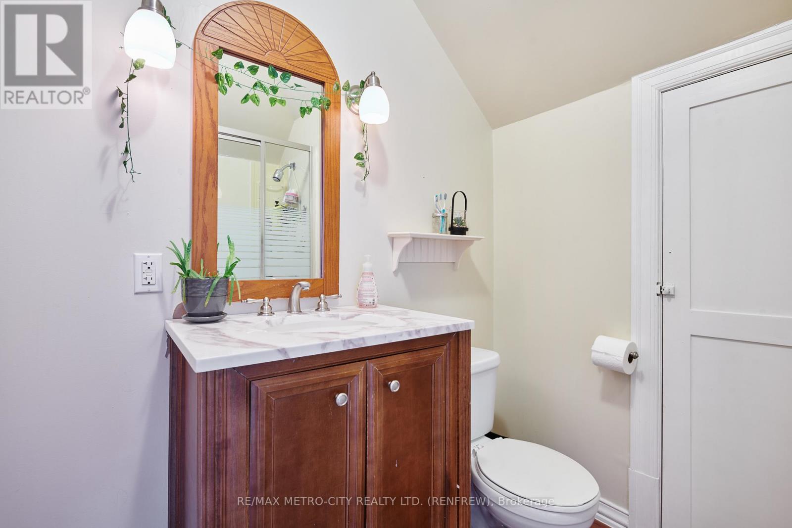 298 Barr Street, Renfrew, Ontario  K7V 1J8 - Photo 36 - X12434344