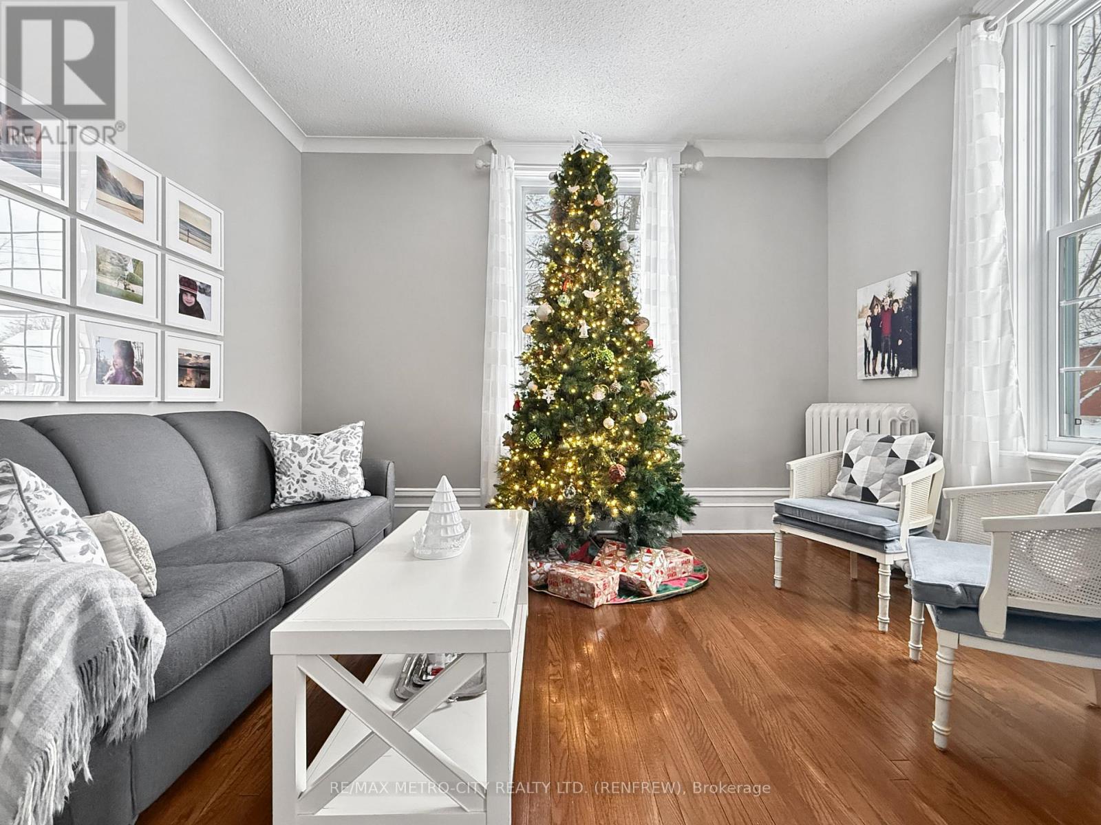 298 Barr Street, Renfrew, Ontario  K7V 1J8 - Photo 8 - X12434344