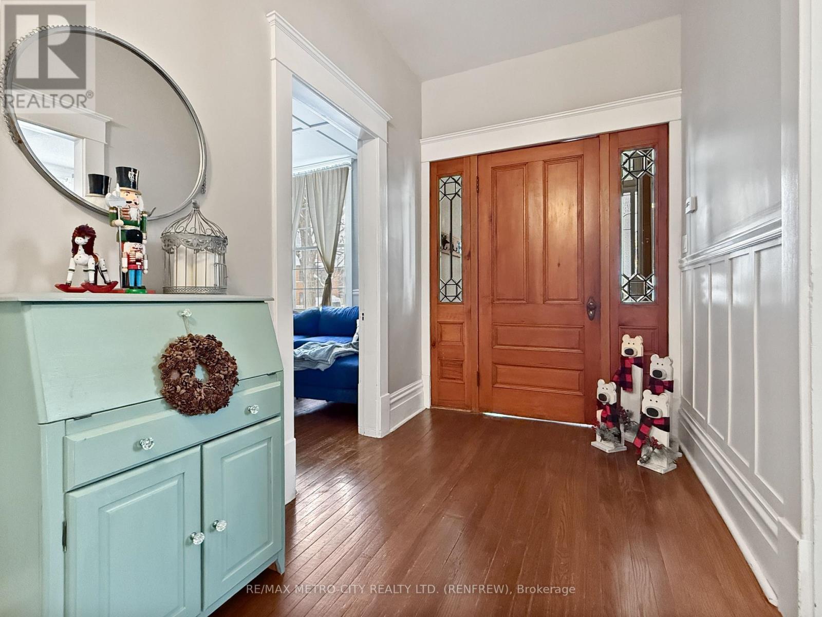 298 Barr Street, Renfrew, Ontario  K7V 1J8 - Photo 6 - X12434344