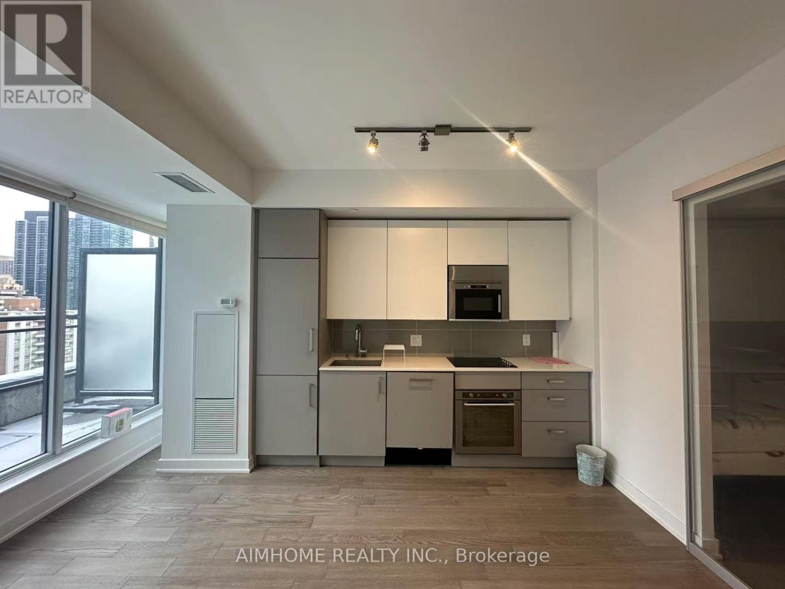 1104 - 17 Dundonald Street, Toronto, Ontario  M4Y 0E4 - Photo 3 - C12484934