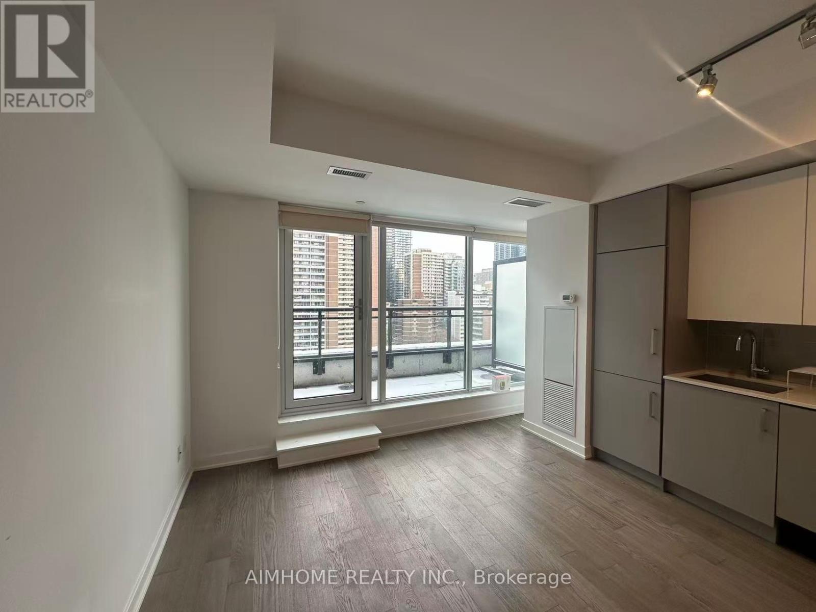 1104 - 17 Dundonald Street, Toronto, Ontario  M4Y 0E4 - Photo 7 - C12484934