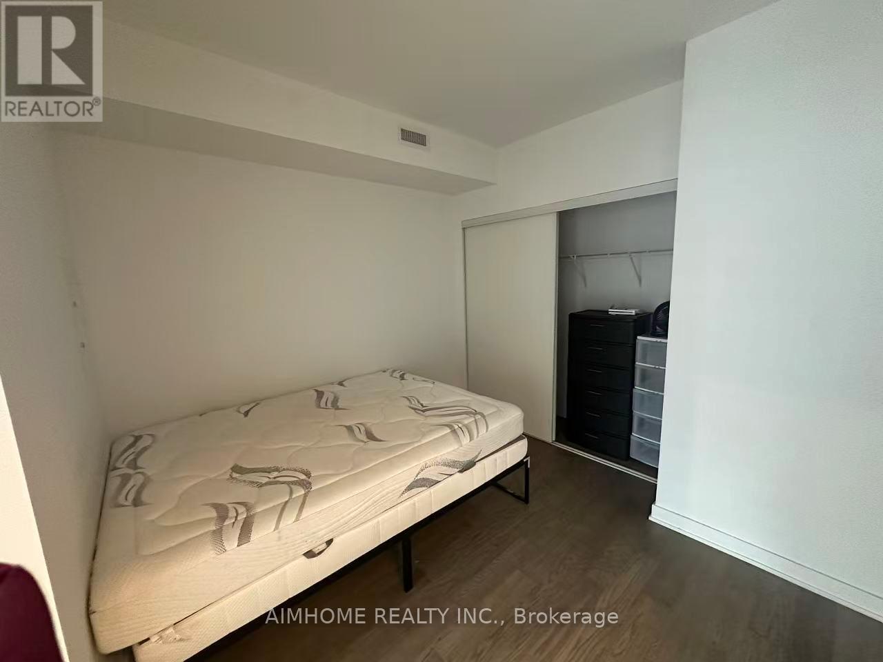 1104 - 17 Dundonald Street, Toronto, Ontario  M4Y 0E4 - Photo 6 - C12484934